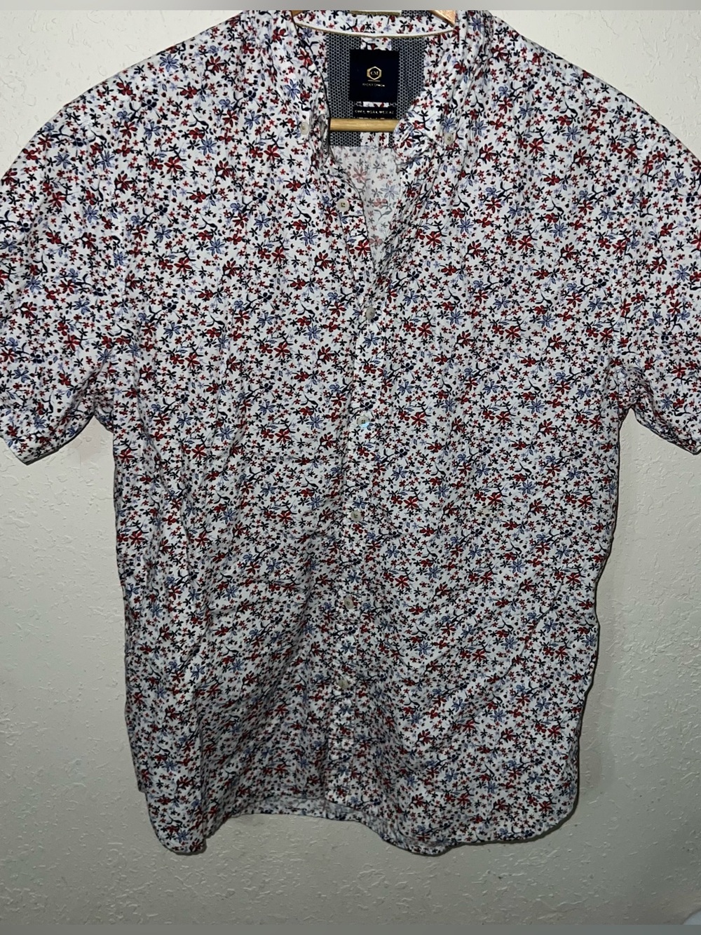 Cactus Man Ricky Singh 100% Cotton Red White and Blue Floral Button Down Large.